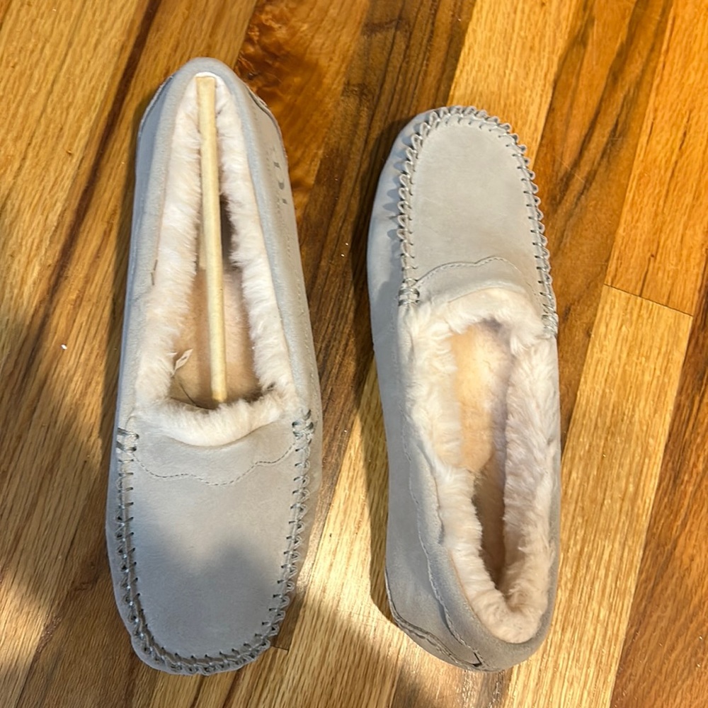Ugg scalloped moccasin slipper grey